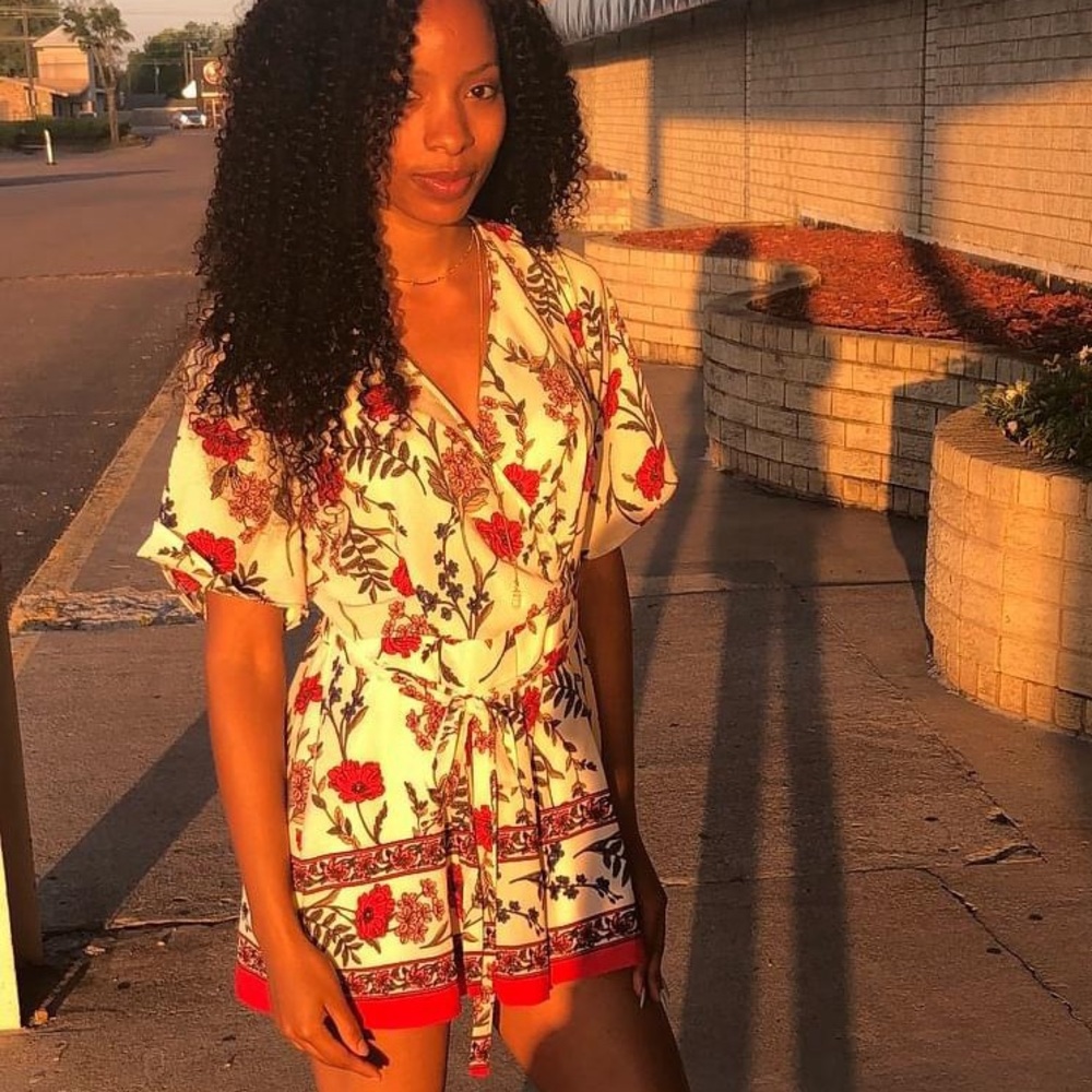 Super cute romper!